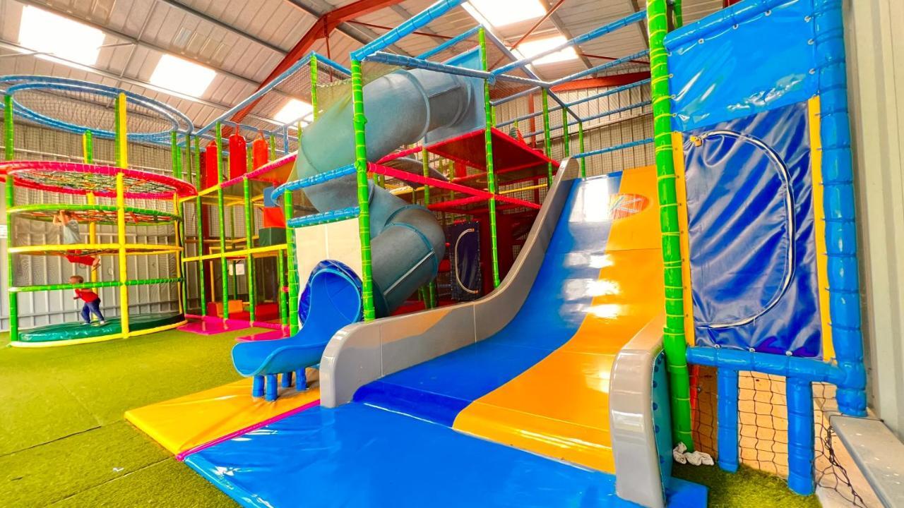 Camping Country Park Touquin - Site Officiel - Next To Disneyland Paris Exterior foto
